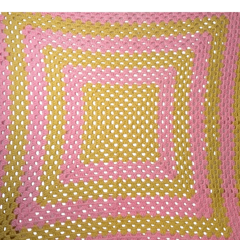 Vintage Crochet Baby Blanket Granny Square Star Shaped Pink Yellow 37